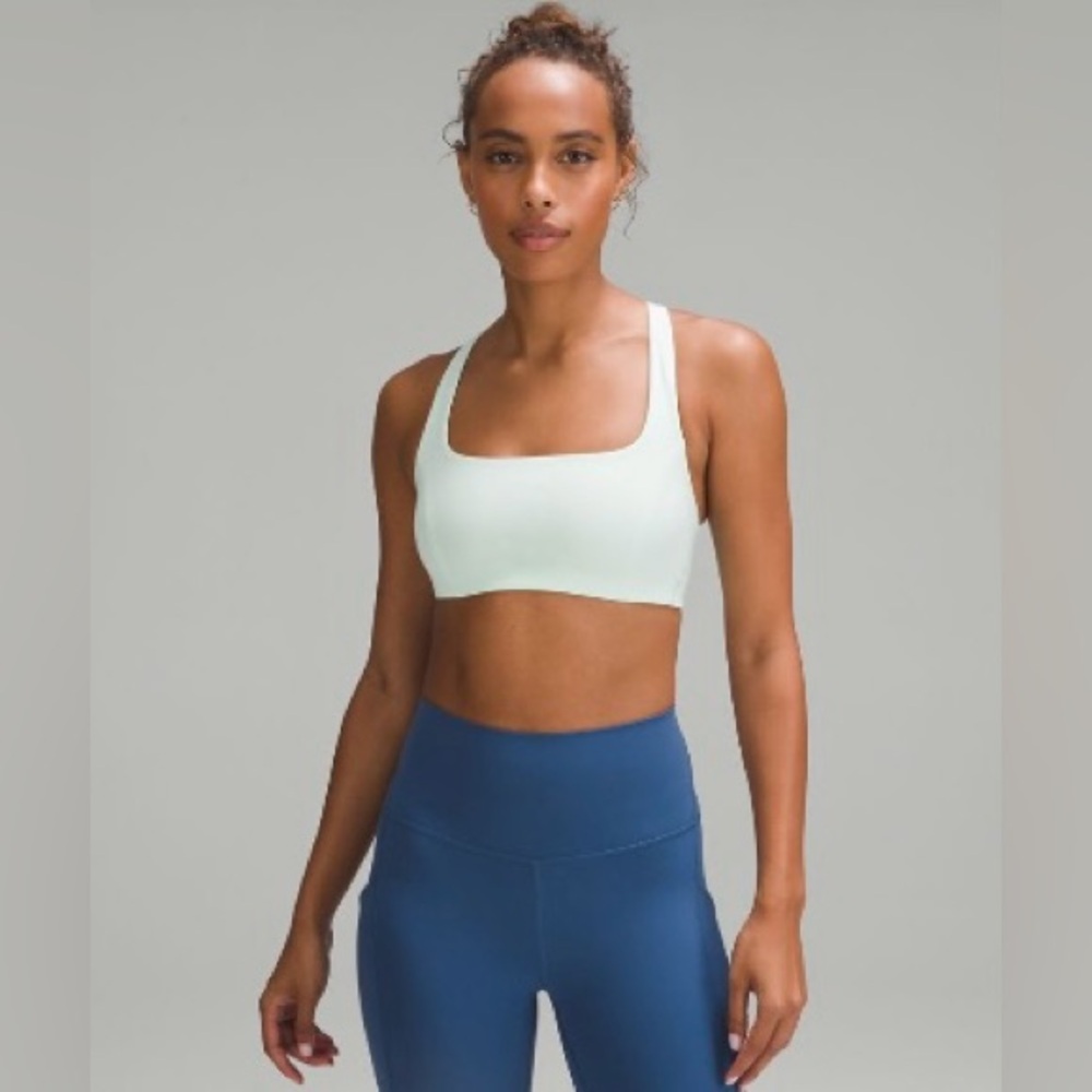 Lululemon SmoothCover Yoga Bra *Light Support B/C Cup
